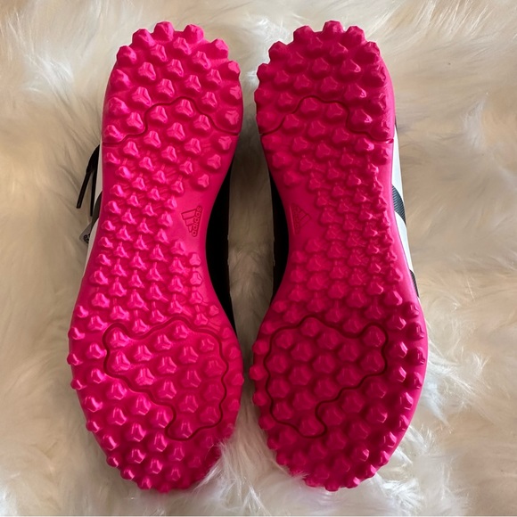 Adidas Predator Accuracy.4 Soccer Kids Shoes Size 2 NWT - Picture 3 of 4